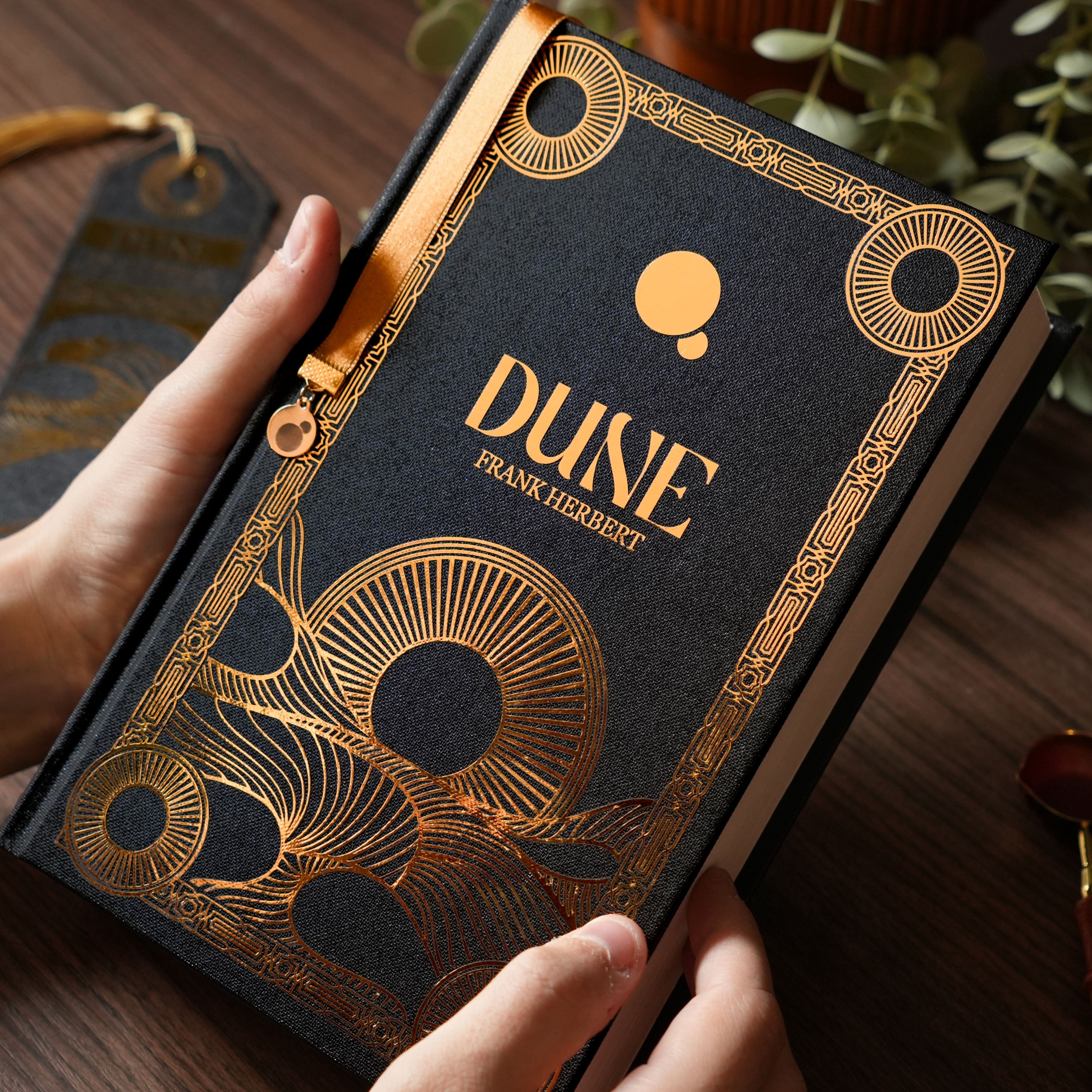 DUNE Livre 1 -Relié à la main (toile de reliure)