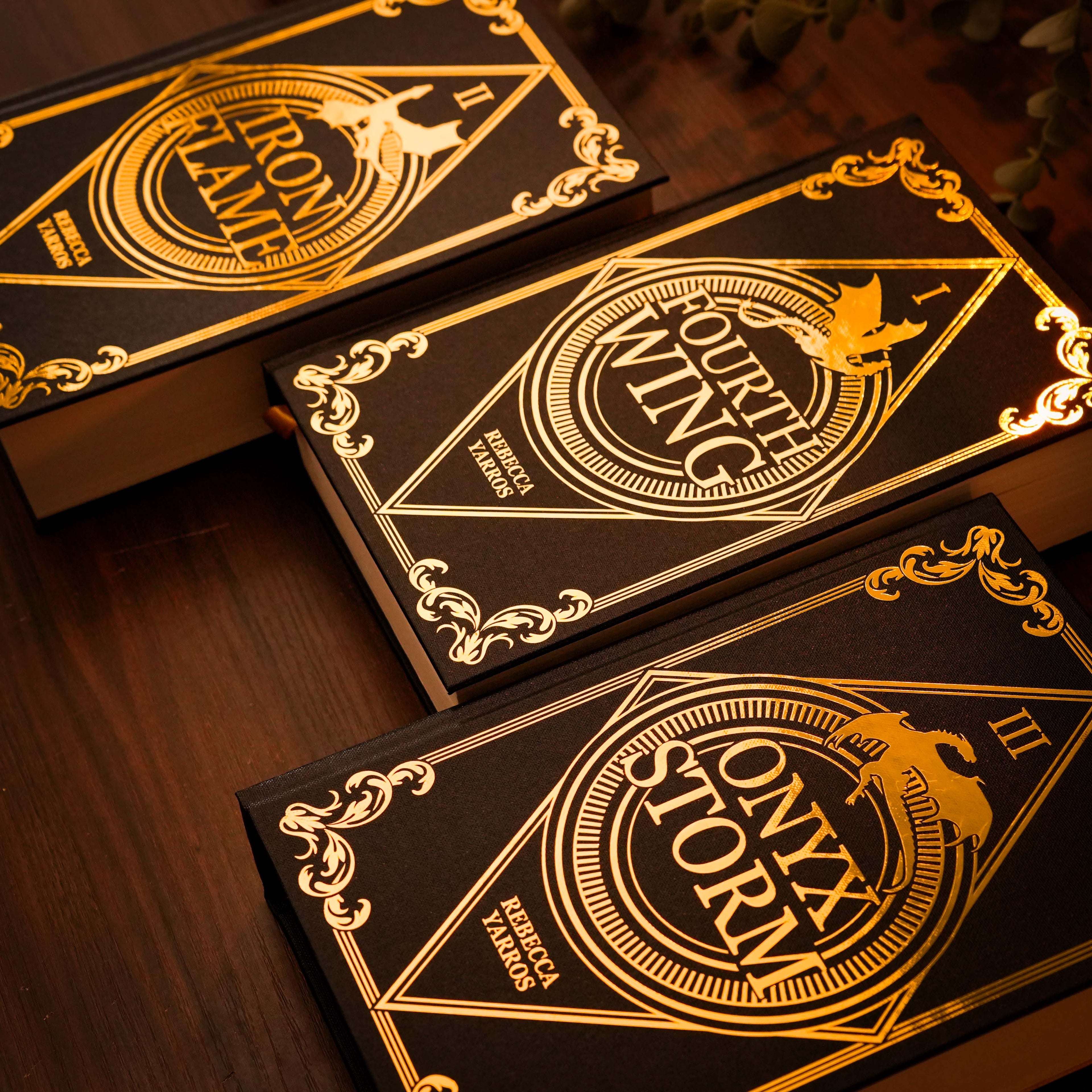 FOURTH WING (1 à 3) - Relié à la main · Toile de Reliure