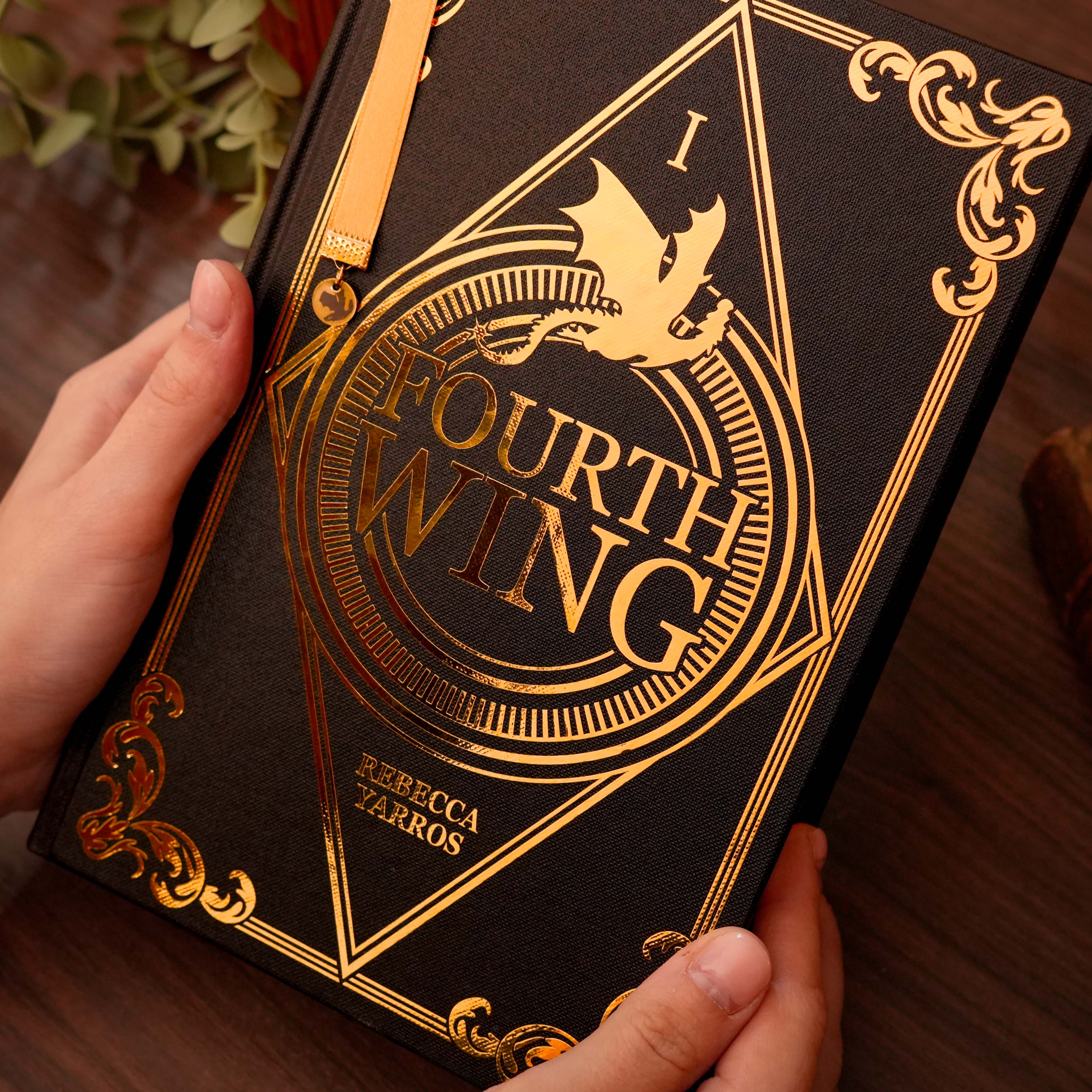 FOURTH WING (1 à 3) - Relié à la main · Toile de Reliure