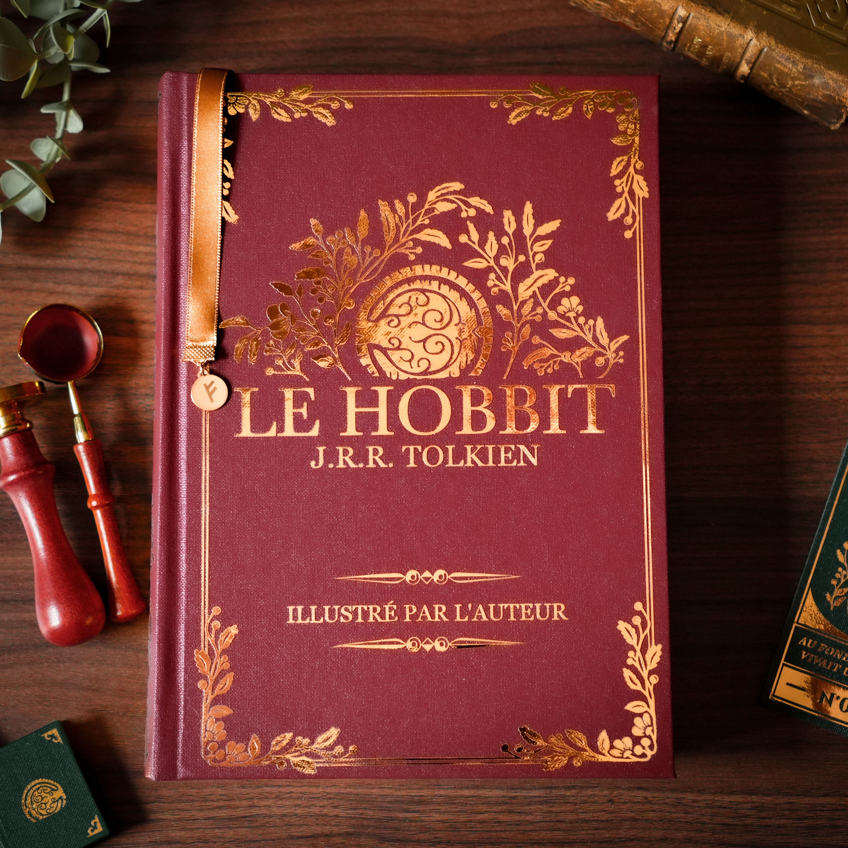 LE HOBBIT - Relié à la main (toile de reliure)