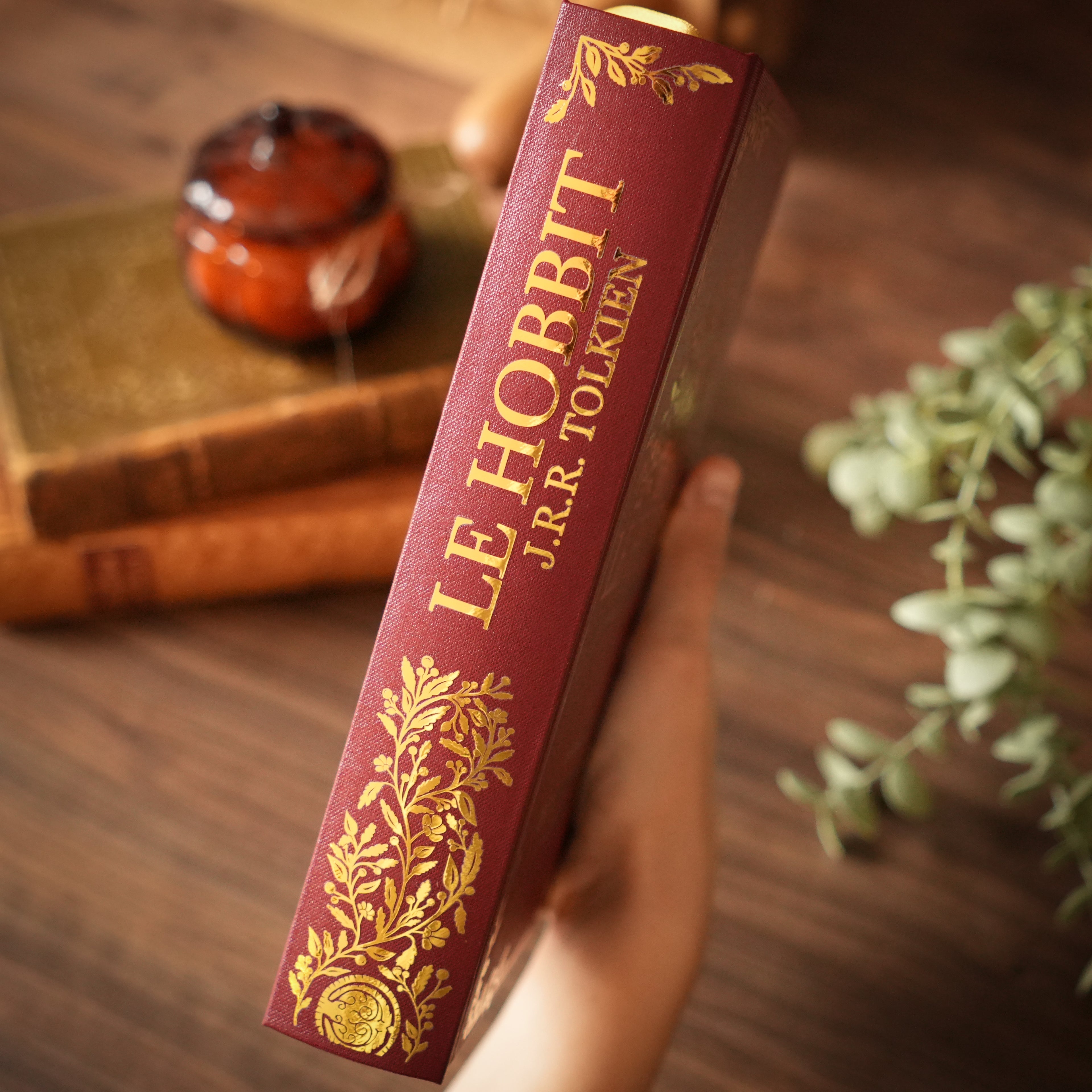 LE HOBBIT - Relié à la main (toile de reliure)