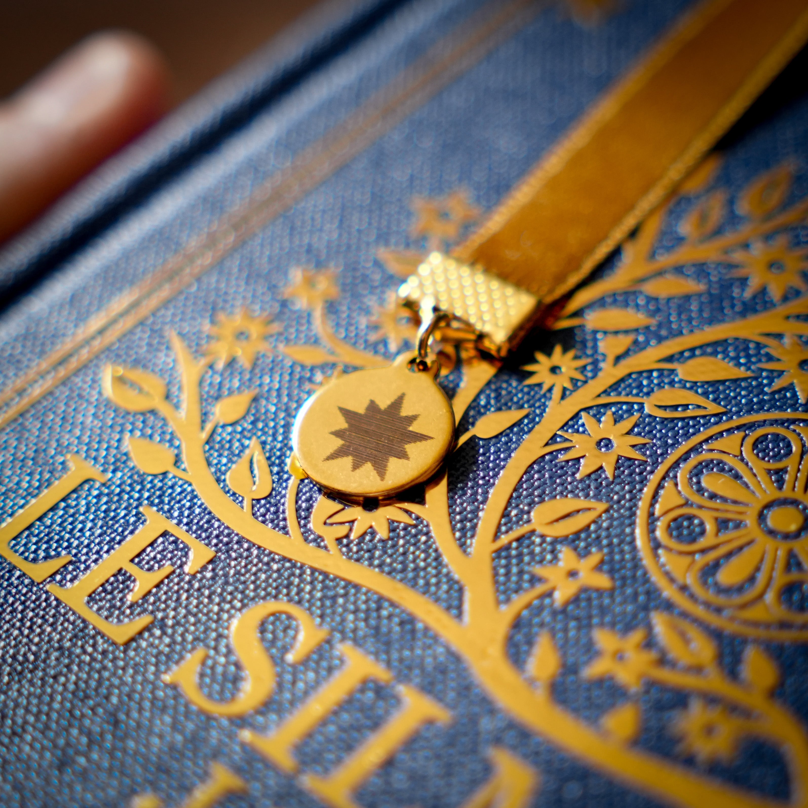 LE SILMARILLION - Relié à la main (toile de reliure)