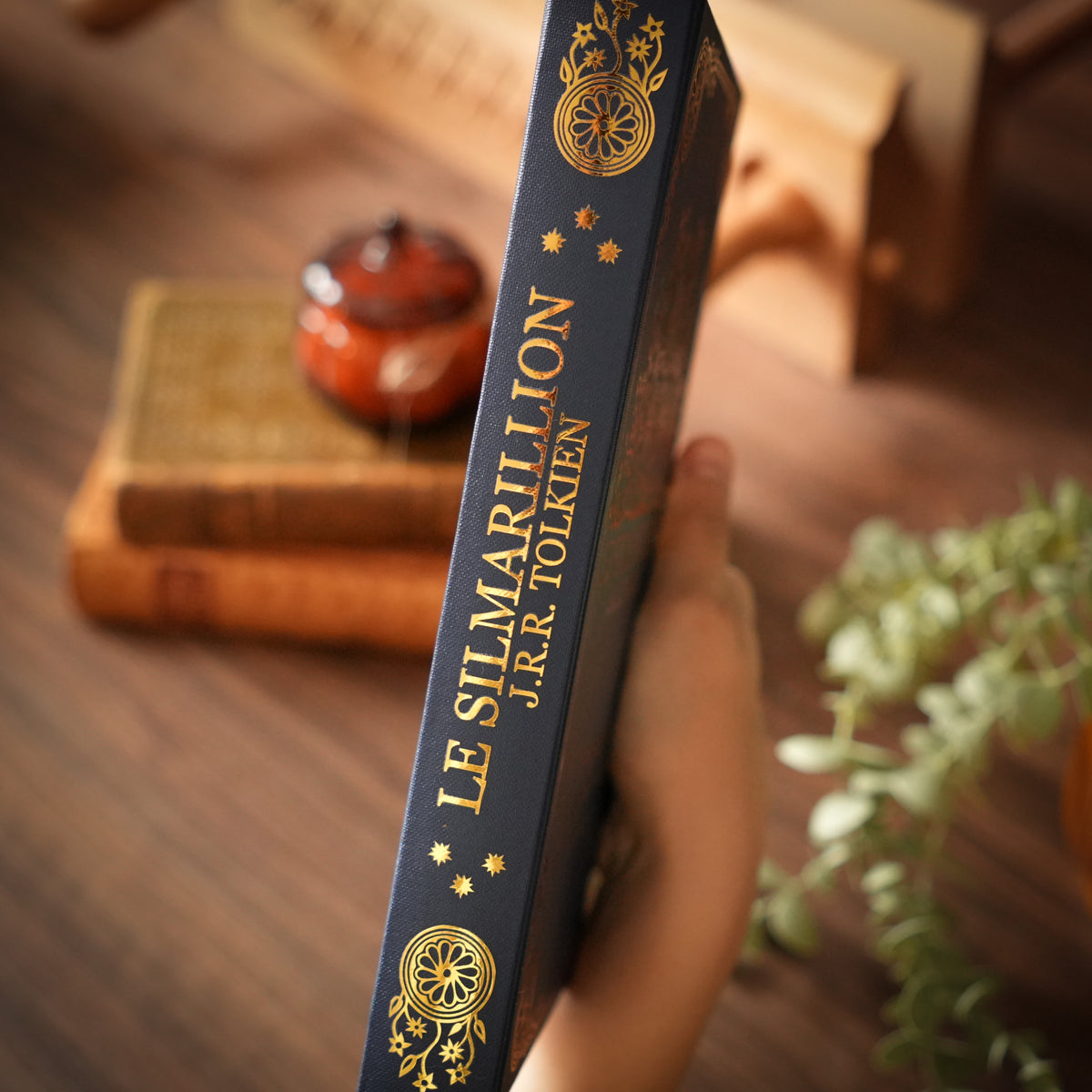 Boussole en laiton massif citation J. R. R. Tolkien avec étui en cuir Boussole en laiton massif citation J. R. R. Tolkien avec étui en cuir