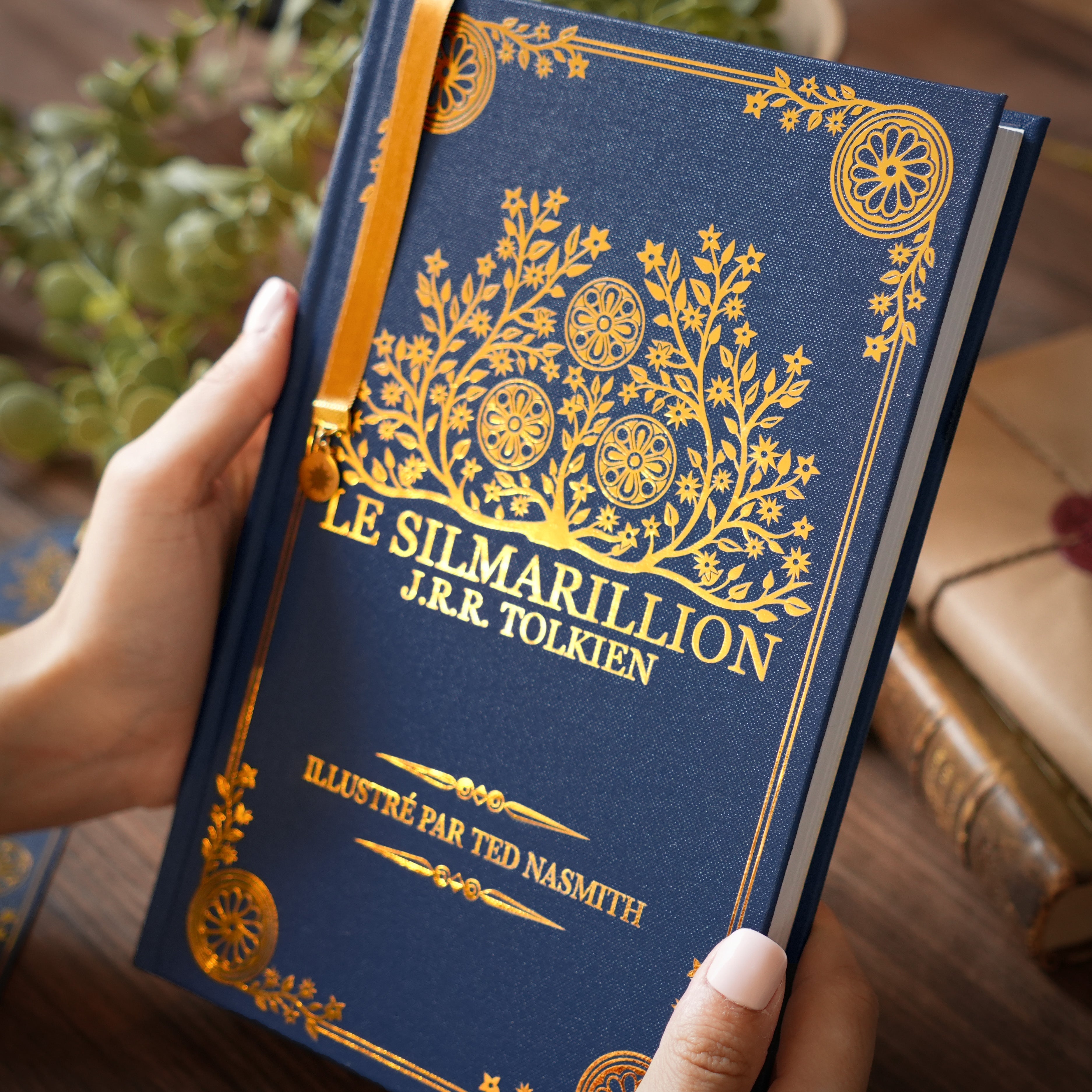 LE SILMARILLION - Relié à la main (toile de reliure)