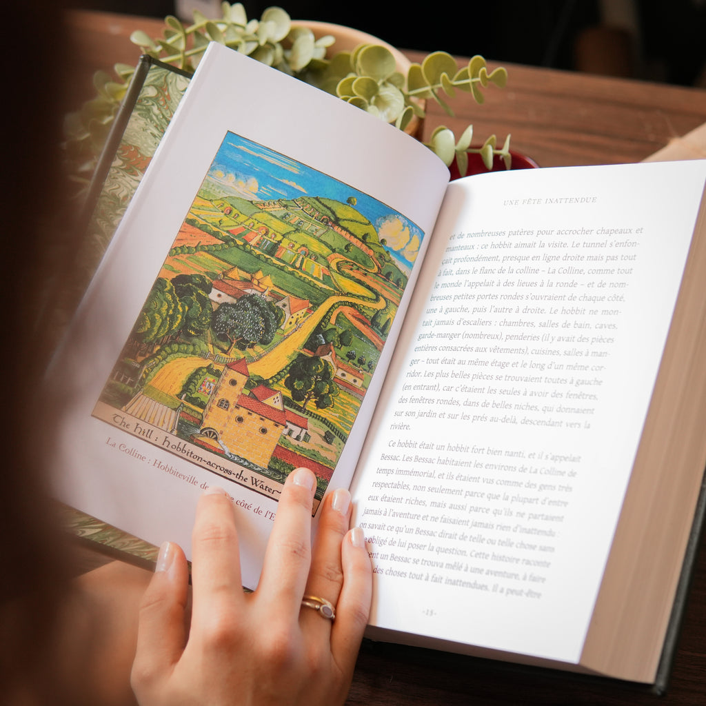 LE HOBBIT - Relié à la main (toile de reliure)